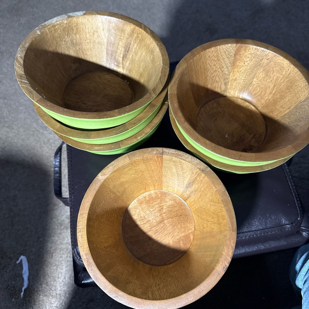 Set of Wooden Bowls with Green Accent by good living Latina